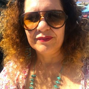 Meet your Posher, Crista